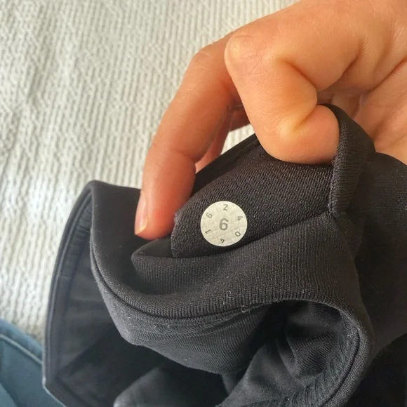 Lululemon Capri Leggings 6 black - Picture 3 of 5